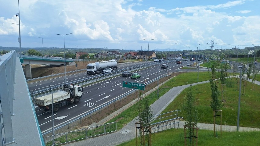 Otwarty wiadukt na zakopiance w Gaju pod Krakowem. Kierowcy mogą już przemieszczać się nad drogą krajową nr 7