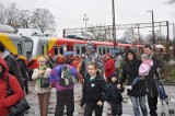 Łodzianie przyjechali zmodernizowanym pociągiem i zwiedzali powiat łęczycki [ZDJĘCIA]