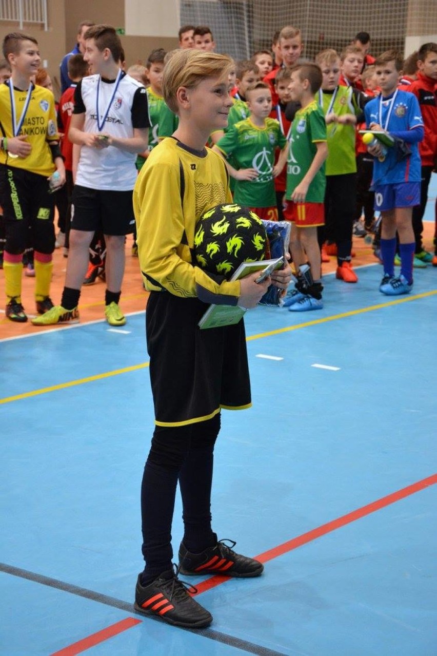 Halowy turniej piłkarski młodzików w Mogilnie [wyniki, zdjęcia]