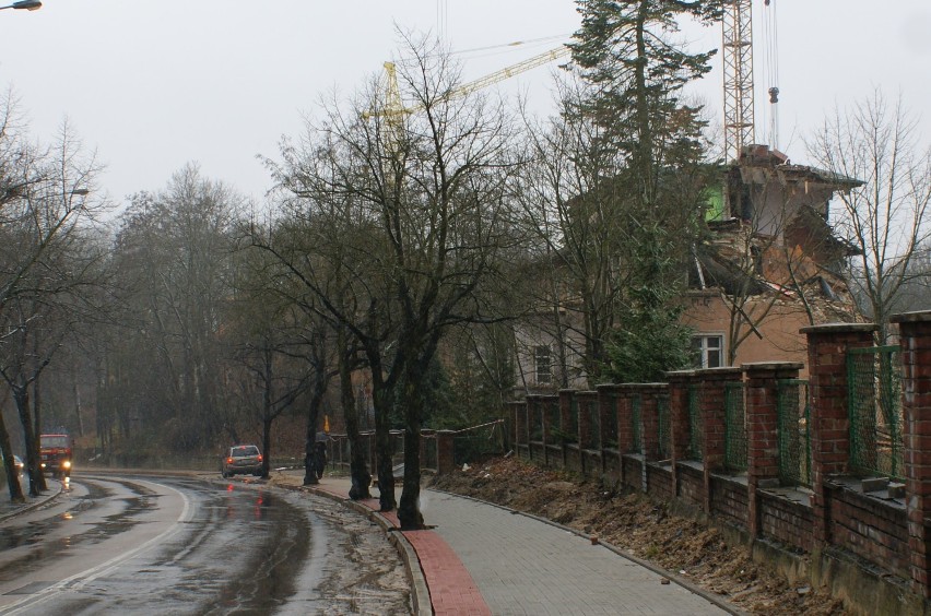 Rozbiórka byłego domu dziecka w Gorzowie.