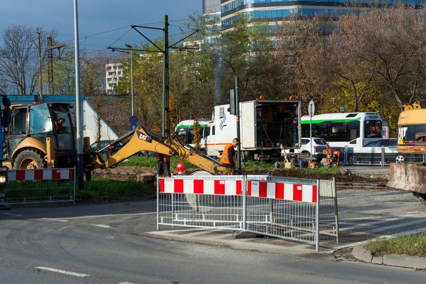 Kraków. Wielka kumulacja utrudnień w centrum i ciężkie dni dla pasażerów tramwajów [ZDJĘCIA]