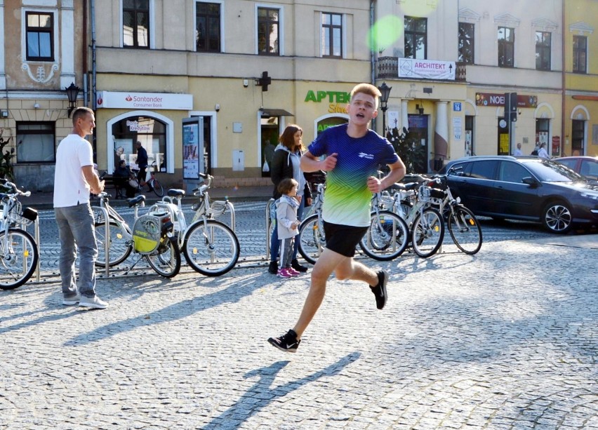 Bieg Papieski 2019 w Łowiczu. Na mecie pojawiło się około 350 osób [ZDJĘCIA]