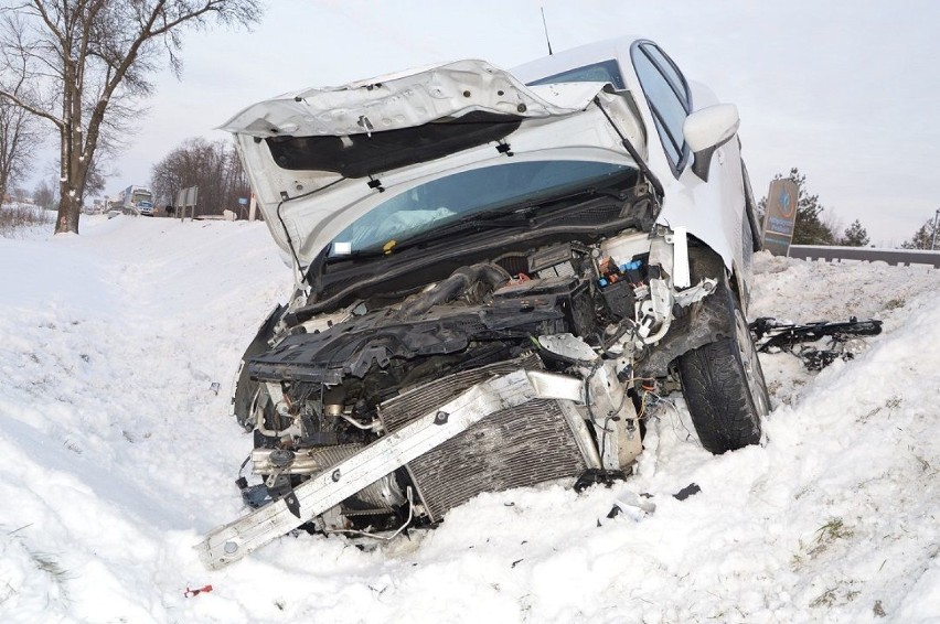 17 stycznia w Rzeczycy doszło do zderzenia dwóch aut podczas...
