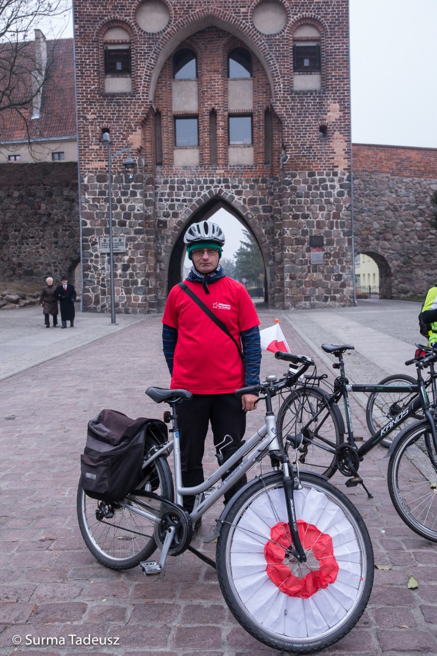 100 km na dwóch kółkach. Stowarzyszenie Stargard na rowery zorganizowało Rowerowy rajd Niepodległości [ZDJĘCIA]