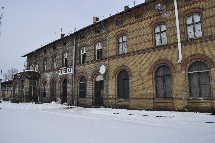 Cztery osoby zatruły się tlenkiem węgla w Międzychodzie