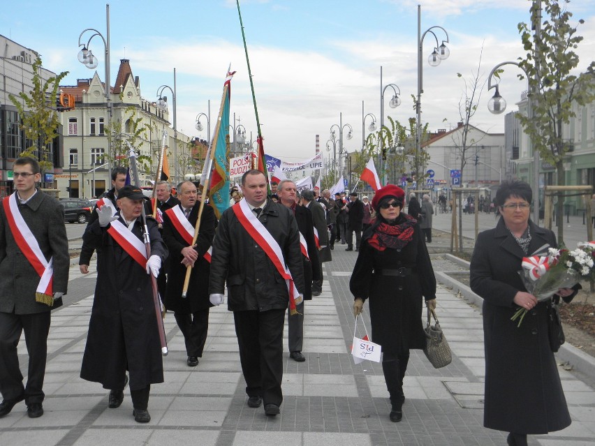 Marsz Niepodległości: PiS pomaszerwował pierwszy w Częstochowie (zdjęcia)