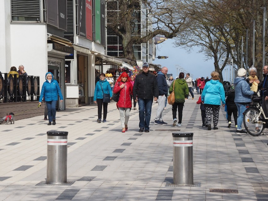 Kołobrzeg - plaża, promenada. Tuż przed prawdziwym wybuchem wiosny