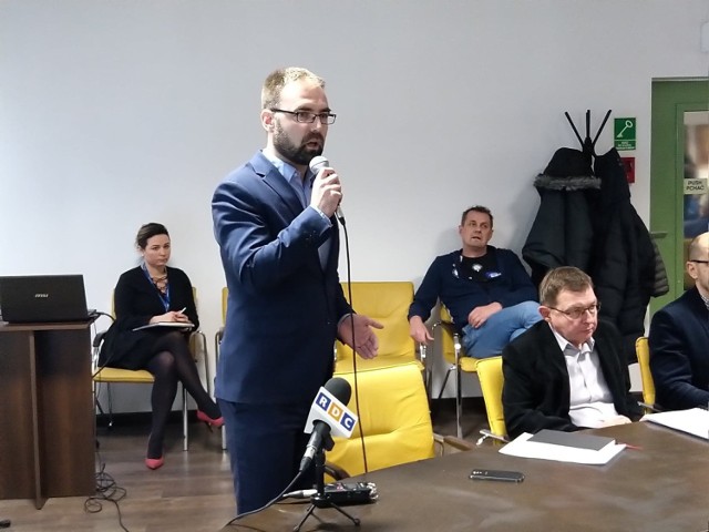 Mateusz Tyczyński mówił podczas spotkania o konsekwencjach dla organizacji sportowych i pozarządowych w przypadku braku budżetu na 2020 rok.