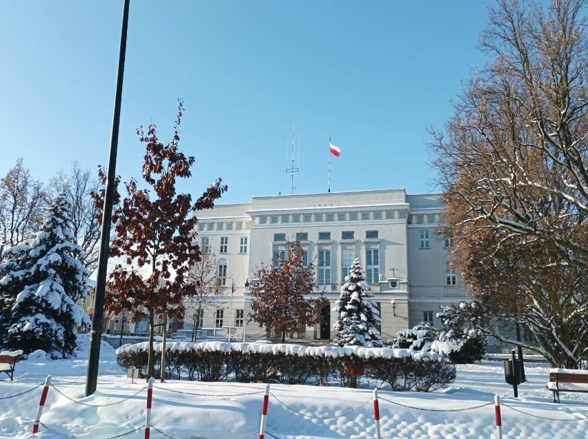 Budżet Tomaszowa Maz. na 2023 rok uchwalony. Ogromne wydatki na inwestycje, ale i duża dziura budżetowa...