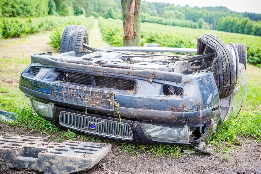 Śmiertelny wypadek pod Grochowem na drodze krajowej nr 62 [ZDJĘCIA]