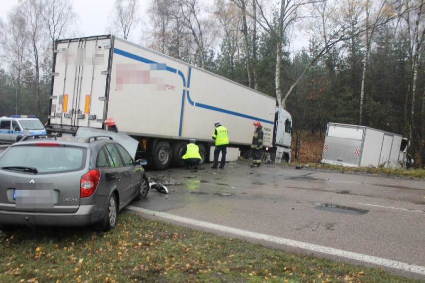 S1 wypadek: tragiczne zderzenie w Ząbkowicach. Nie żyje kierowca [ZDJĘCIA]