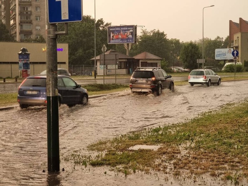 We wtorek 22 czerwca nad Krakowem przeszła nawałnica. Zalane...