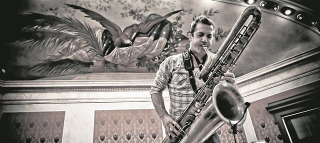 Kanadyjski saksofonista Colin Stetson, który zagra w Żaku już dziś, współpracował między innymi z zespołem Arcade Fire, jednym z najważniejszych obecnie