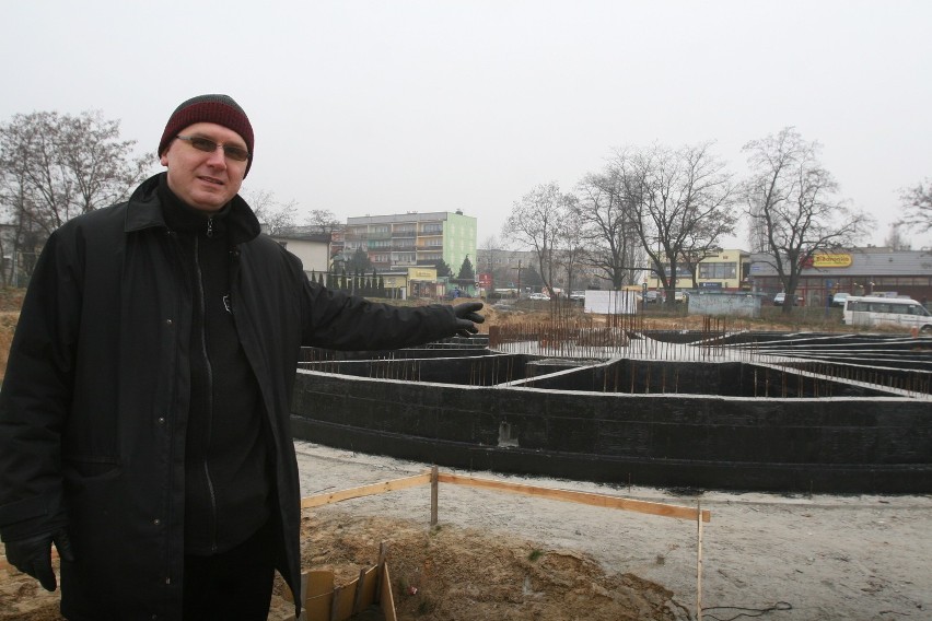 Na Wrębowej w Rybniku w ekspresowym tempie idzie budowa nowego kościoła