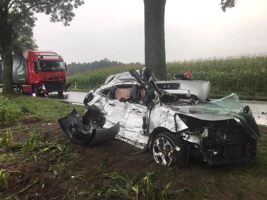 Pleszew. Niewyobrażalna tragedia. Narzeczeni zginęli w wypadku dzień przed swoim ślubem!