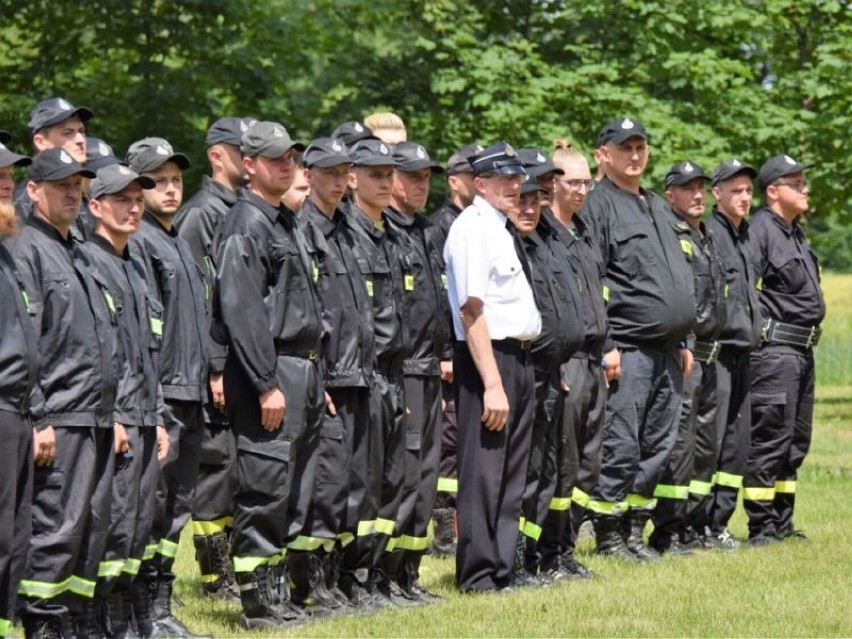 Strażacy z Kowalk najlepsi w gminnych zawodach sportowo-pożarniczych 2022 w Sadłowie. Zobacz zdjęcia