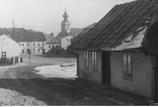Widok ogólny Wadowic. W tle widoczna wieża kościoła pw. Najświętszej Maryi Panny. 1919-1939