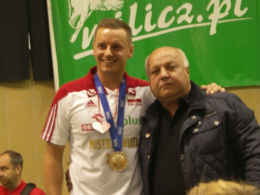 Damian Wojtaszek, mistrz świata w siatkówce mężczyzn, odwiedził pobliski Milicz [ZDJĘCIA]