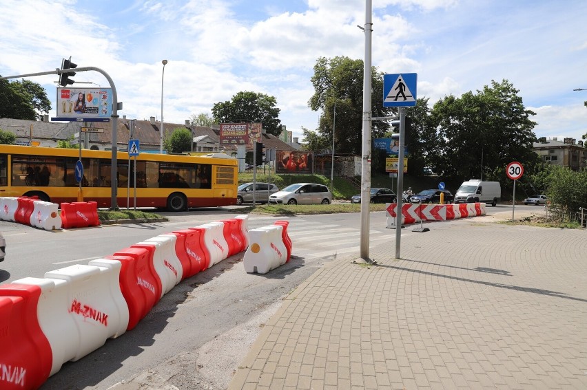 Piesi powodem korków na ulicy Ogrodowej w Kielcach? Jakie jest Wasze zdanie?