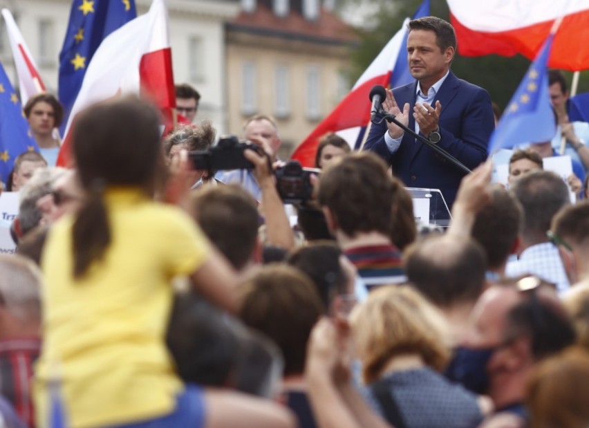 Rafał Trzaskowski podsumował kampanię wyborczą na placu Zamkowym w Warszawie