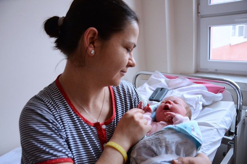 Pierwsza w 2019 roku w bełchatowskim szpitalu urodziła się dziewczynka. Na imię będzie miała Łucja lub Alicja [ZDJĘCIA]