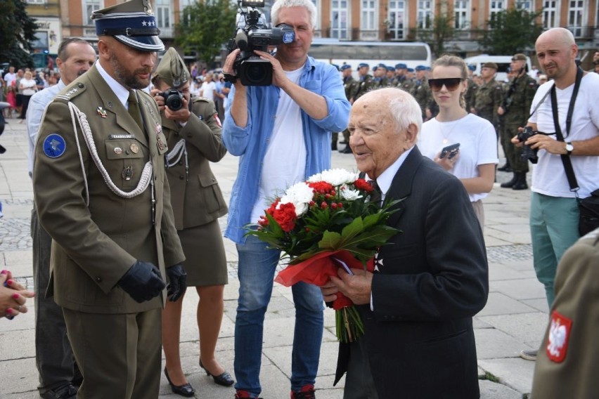 Święto Wojska Polskiego w Kielcach z kilkoma setkami widzów  