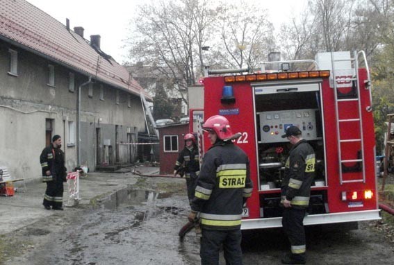 Pożar na poddaszu kamienicy w Gdyni: 8 osób bez dachu nad głową