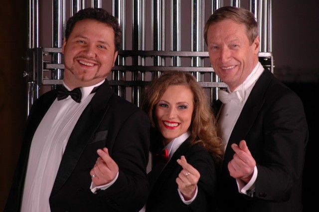 Gwiazdami noworocznej gali będą (od lewej): Michał Musioł (tenor), Anita Maszczyk (sopranistka), Maciej Niesiołowski (dyrygent).