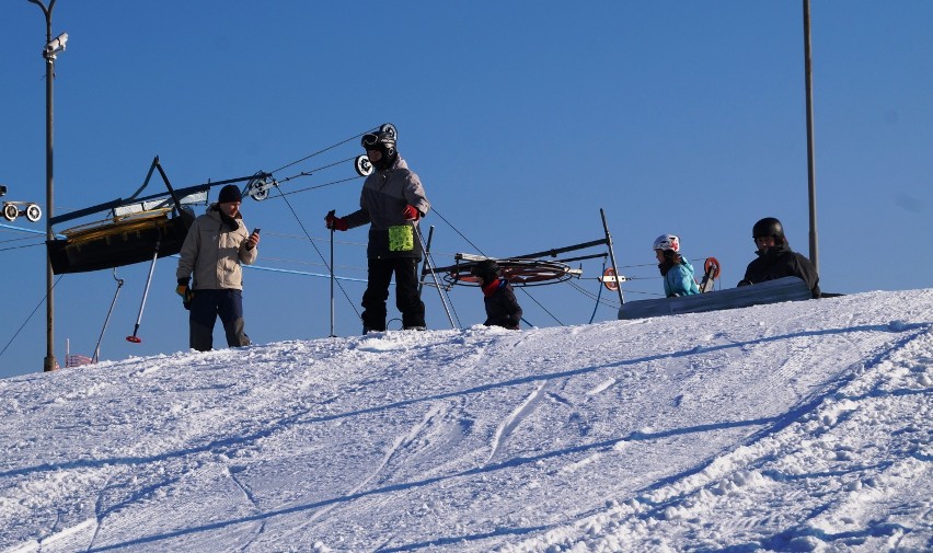 Białe szaleństwo na stoku narciarskim w Myślęcinku [zdjęcia, wideo] 