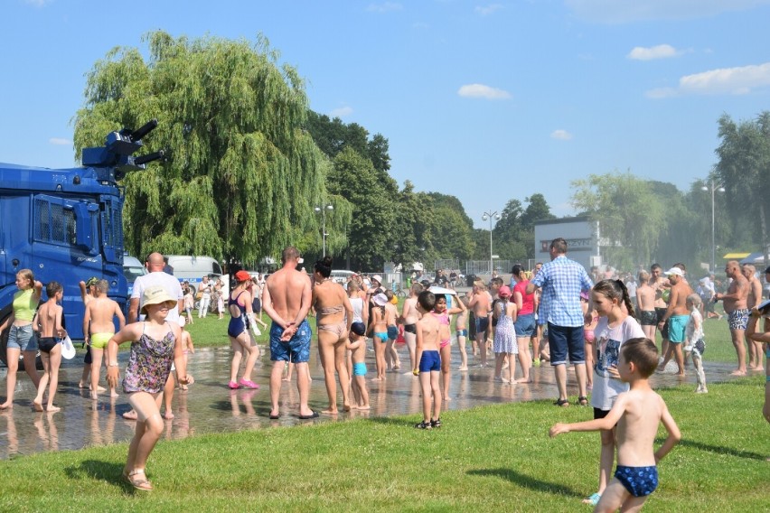 Zbąszyń. Piknik Rodzinny  „Kręci mnie bezpieczeństwo nad wodą". Plaża miejska Łazienki. Jezioro Błędno - 26.06.2022 [Zdjęcia część II]