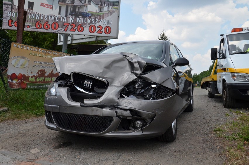 Wypadek na ul. Średzkiej. Zderzyły się 4 samochody, jedna osoba ranna (ZDJĘCIA)