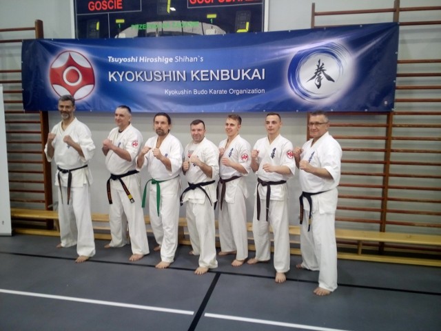 Pięć osób z Golubsko-Dobrzyńskiego Klubu Karate Kyokushin wzięło udział w Seminarium Kumite PFKK w COS w Wałczu