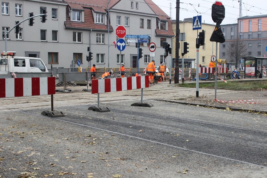 Trwa remont skrzyżowania ulic Wrocławskiej i Łużyckiej w...