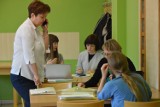 Pracownicy ZUS pomagali uchodźcom z Ukrainy w Klukach złożyć wniosek 500+ i założyć profil PUE ZUS