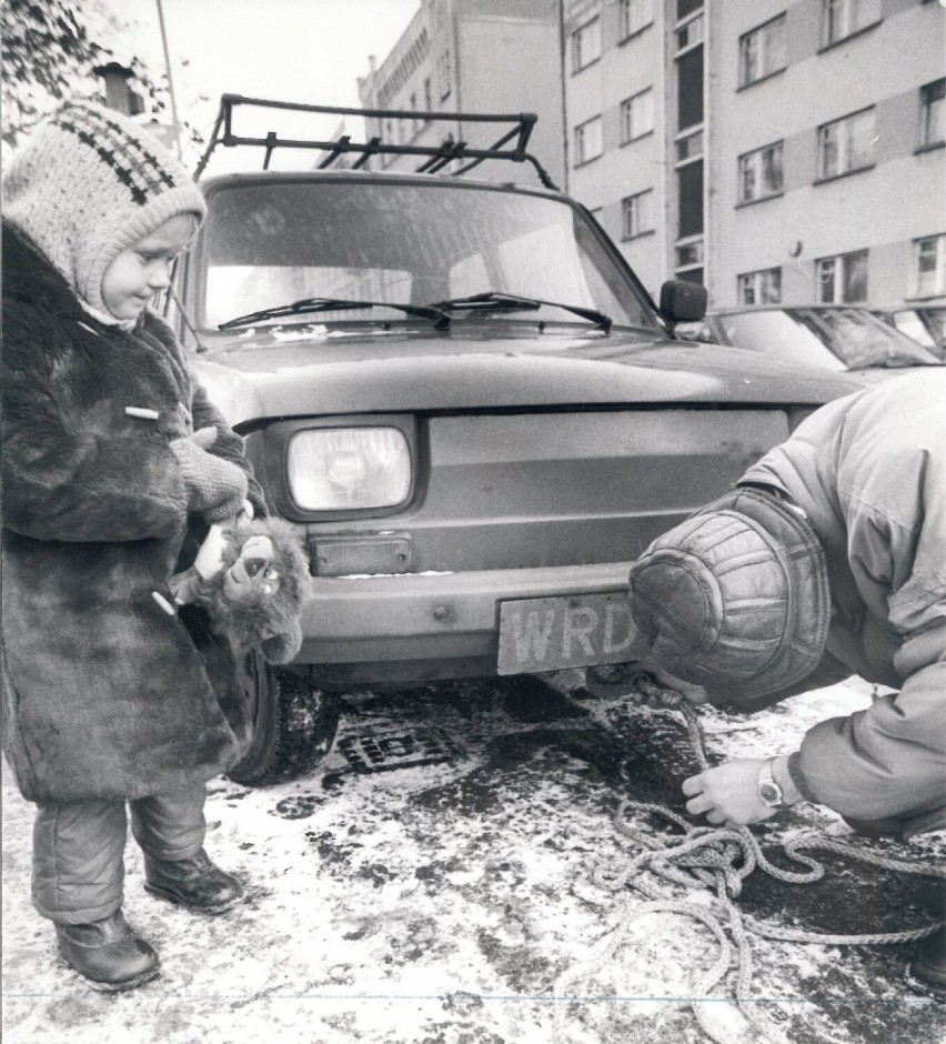 Zobacz jak Fiaty 126p śmigały po Wrocławiu w latach 70., 80....