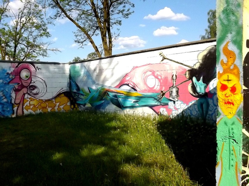 Zielonogórskie graffiti - ulica Wiśniowa, teren UZ