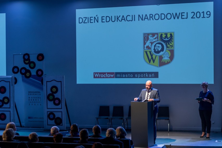138 nauczycieli, dyrektorów, wicedyrektorów i pedagogów z...