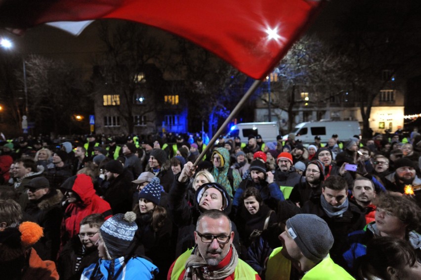 Demonstracja, "czuwanie" pod domem Jarosława Kaczyńskiego...
