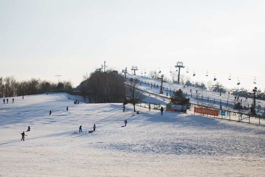 Zobacz też:
*Wypożyczalnia nart i snowboardów, Warszawa....