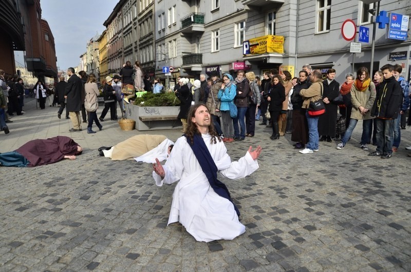 Misterium Męki Pańskiej na ulicach Poznania [ZDJĘCIA]