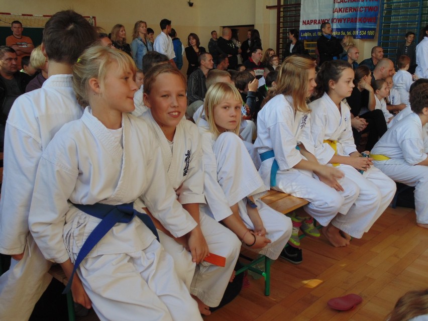 Młodzi karatecy zjechali w niedzielę do Chodla