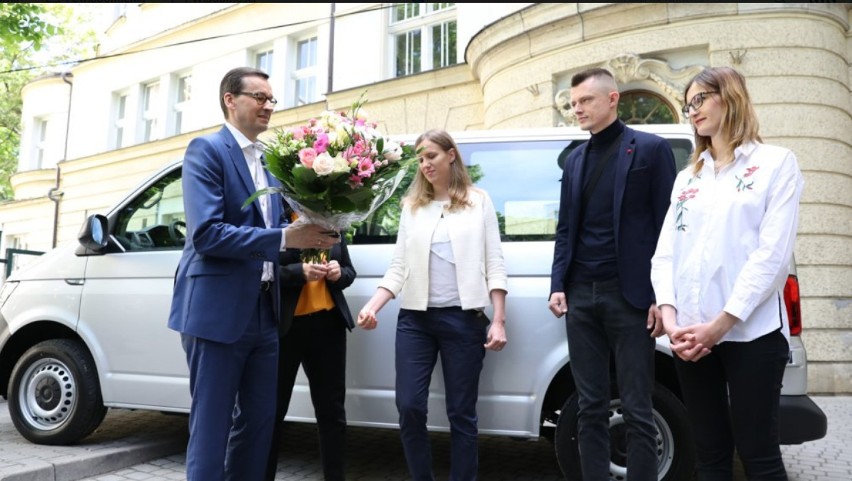 Kraków. Premier Mateusz Morawiecki z wizytą u sześcioraczków [ZDJĘCIA]