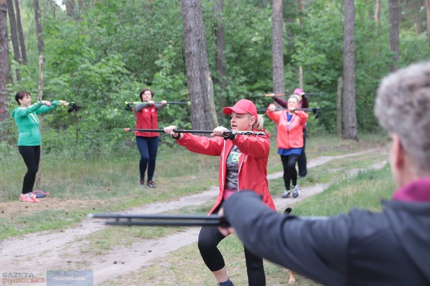 Trening nordic walking nad jeziorem Czarnym we Włocławku