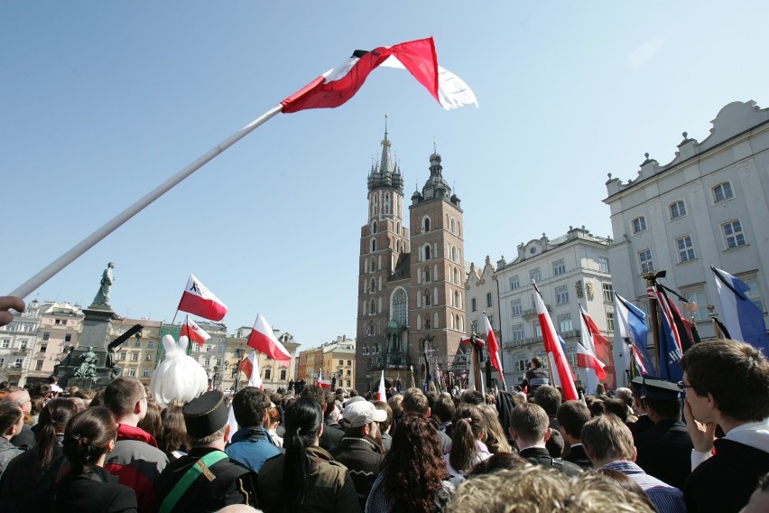 5. rocznica pogrzebu pary prezydenckiej. Tak ich żegnał Kraków [ZDJĘCIA]