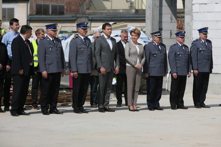 Przy ul. Sienkiewicza powstaje nowy komisariat policji.