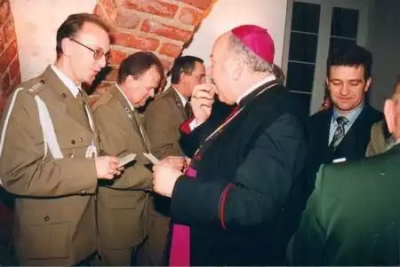 Biskup Jan Bernard Szlaga podczas spotkania opłatkowego