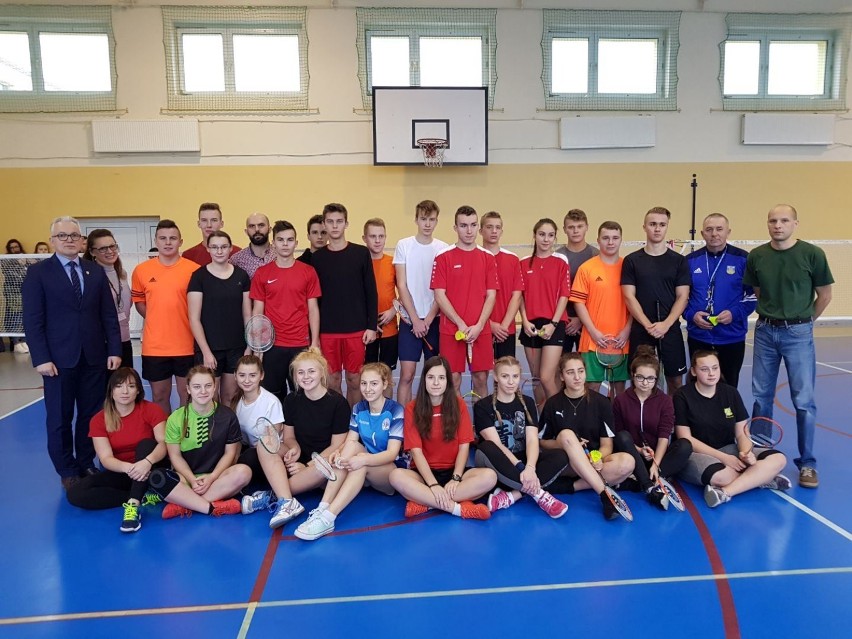 Mistrzostwa Powiatu Żnińskiego w badmintonie szkół podstawowych i ponadgimnazjalnych [zdjęcia] 
