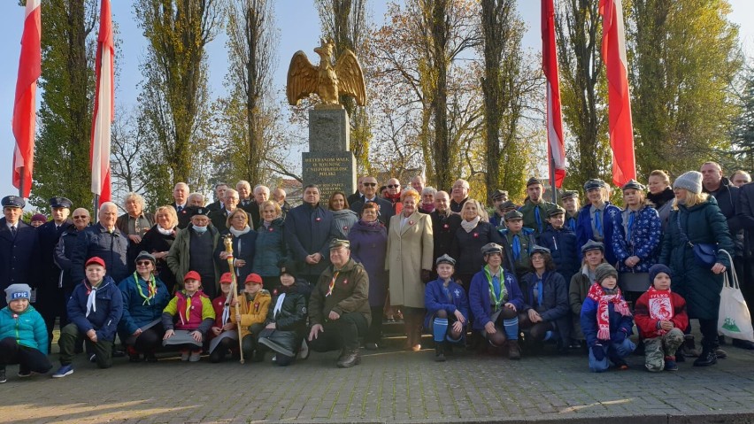 Obchody niepodległościowe w Gubinie w parku im 5. Dywizji...