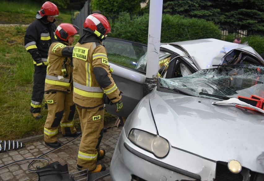 Groźny wypadek na ul. 3 Maja w Przemyślu. Do sprawy zatrzymano dwie osoby [ZDJĘCIA]
