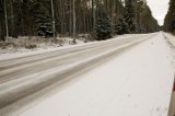 Zima znów zaskoczyła drogowców. Kolizje na oblodzonych drogach powiatu grodziskiego 